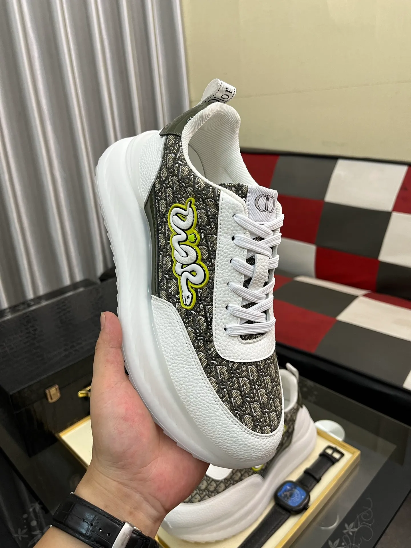 Men's Men's Shoes💰458⌚️⌚️Dior unique modern style sneakers. Counter purchasing 🏃casual leather shoes😍😍 original cowhide leather imported from Italy (refuses to discolor and grind feet) soles: original soles specially provided by the original factory, super cool😍 lace up and walk with wind👍 style design ⚠️ super comfortable and wear-resistant original soles. Just like shooting the real thing 🎬The real thing is better Code number: 38-445⃣️Colors available